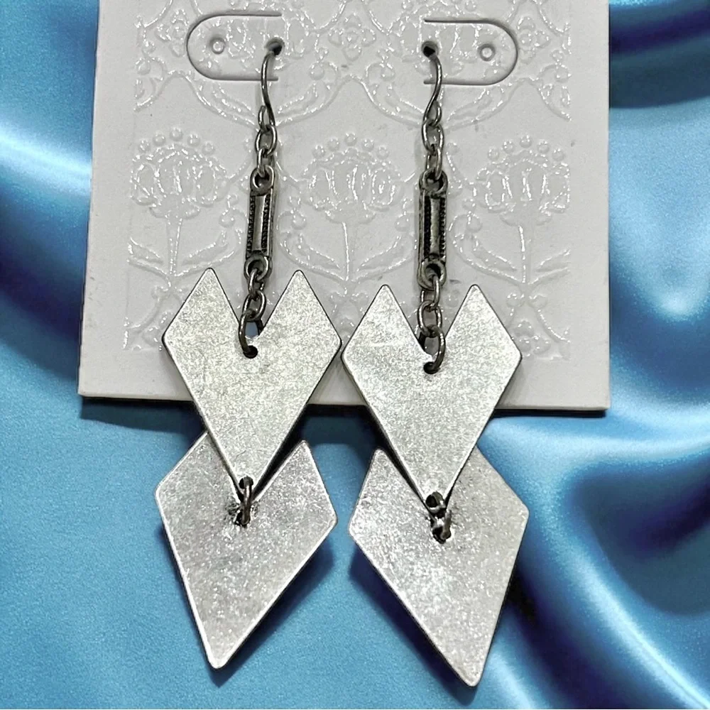 NWT Silver Geometric Linear Drop Earrings